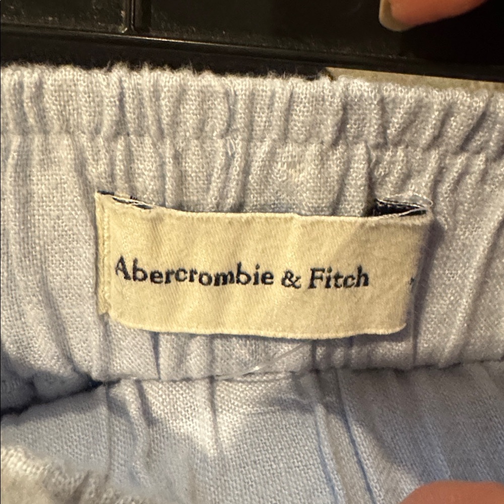 Abercrombie and Fitch NWT linen blend wide leg pull on cropped pants. - Picture 4 of 11